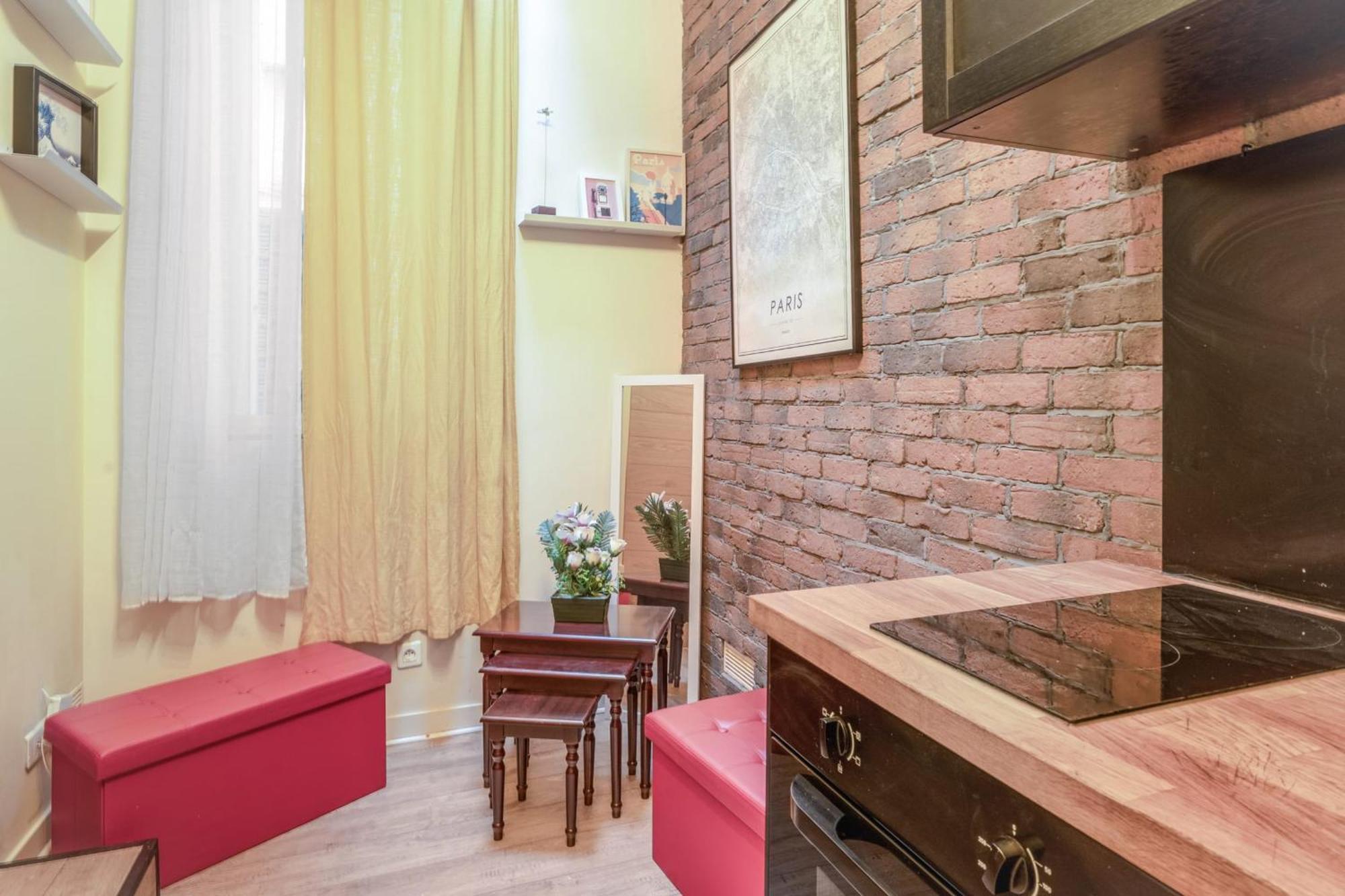 Charming Industrial-style Studio Just Nearby Montmartre In - Welkeys Appartamento